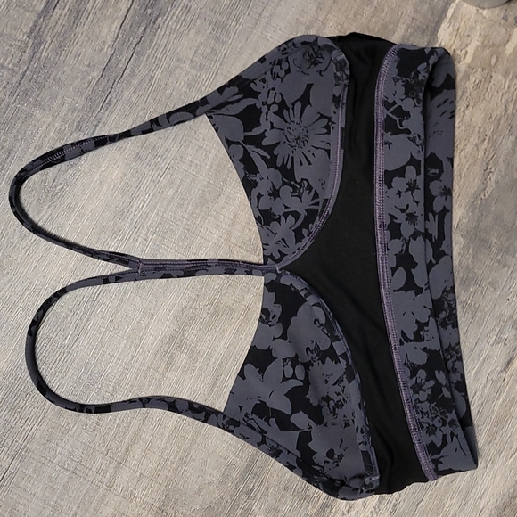 Lululemon Flow Y Black and Grey Bra size 4 - Picture 8 of 8